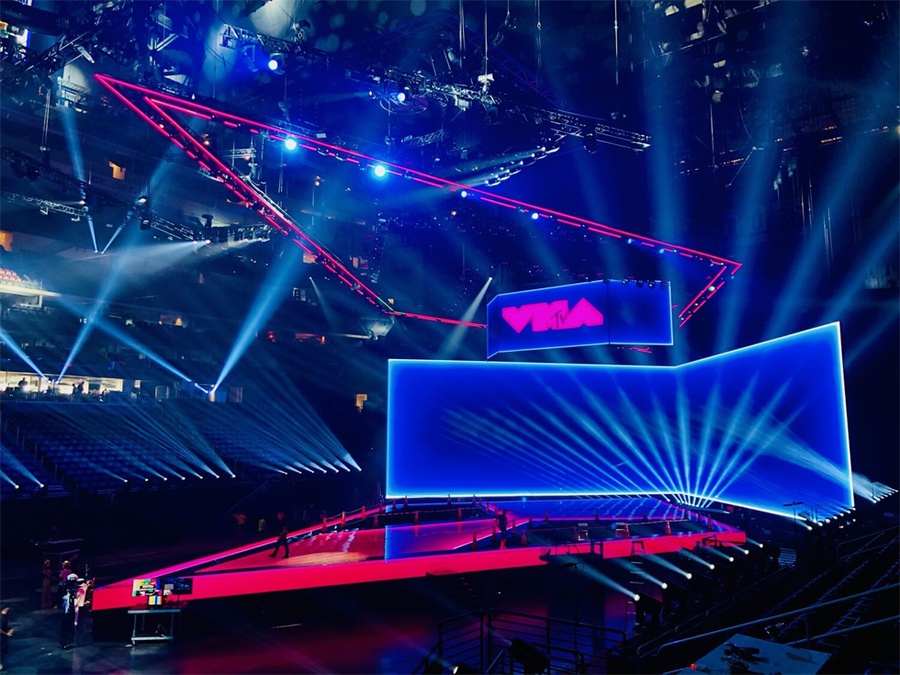 用舞美点燃音乐节活动现场，MTV音乐录影带大奖真心办得到