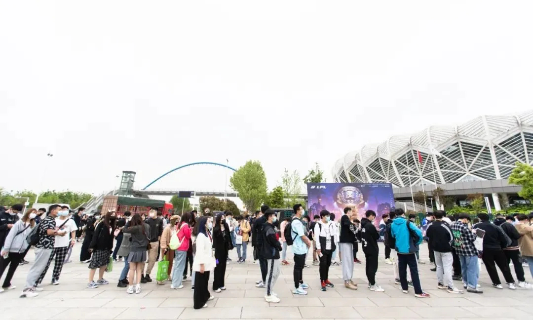 2021LPL春季赛事活动策划呈现了实体场景环绕的全视角观看体验