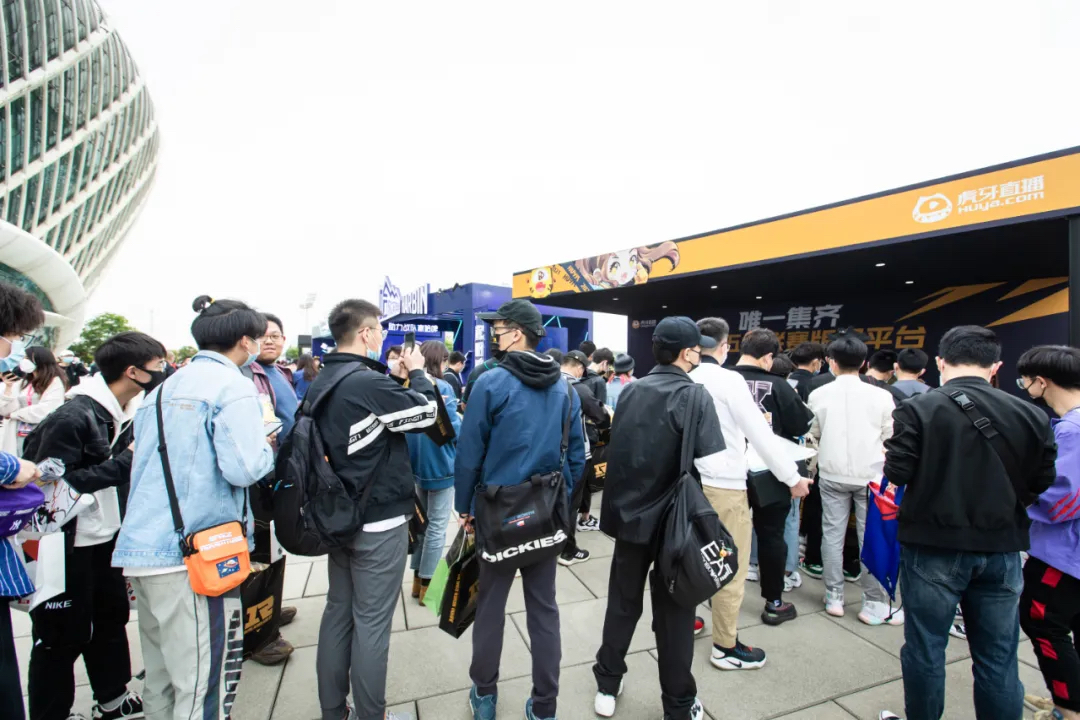 2021LPL春季赛事活动策划呈现了实体场景环绕的全视角观看体验