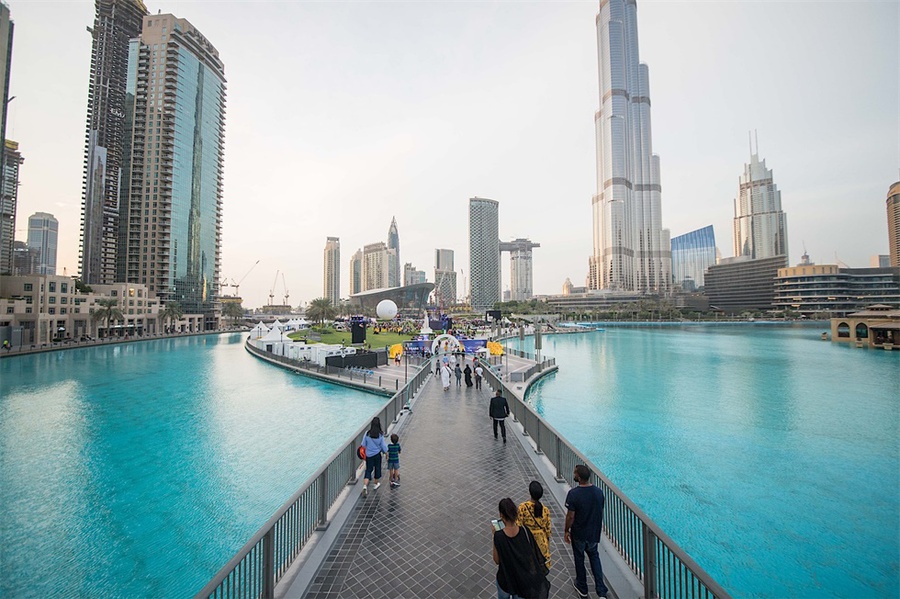 倒计时庆典活动上的这个招手灯光人物邀你2020世博会来相见