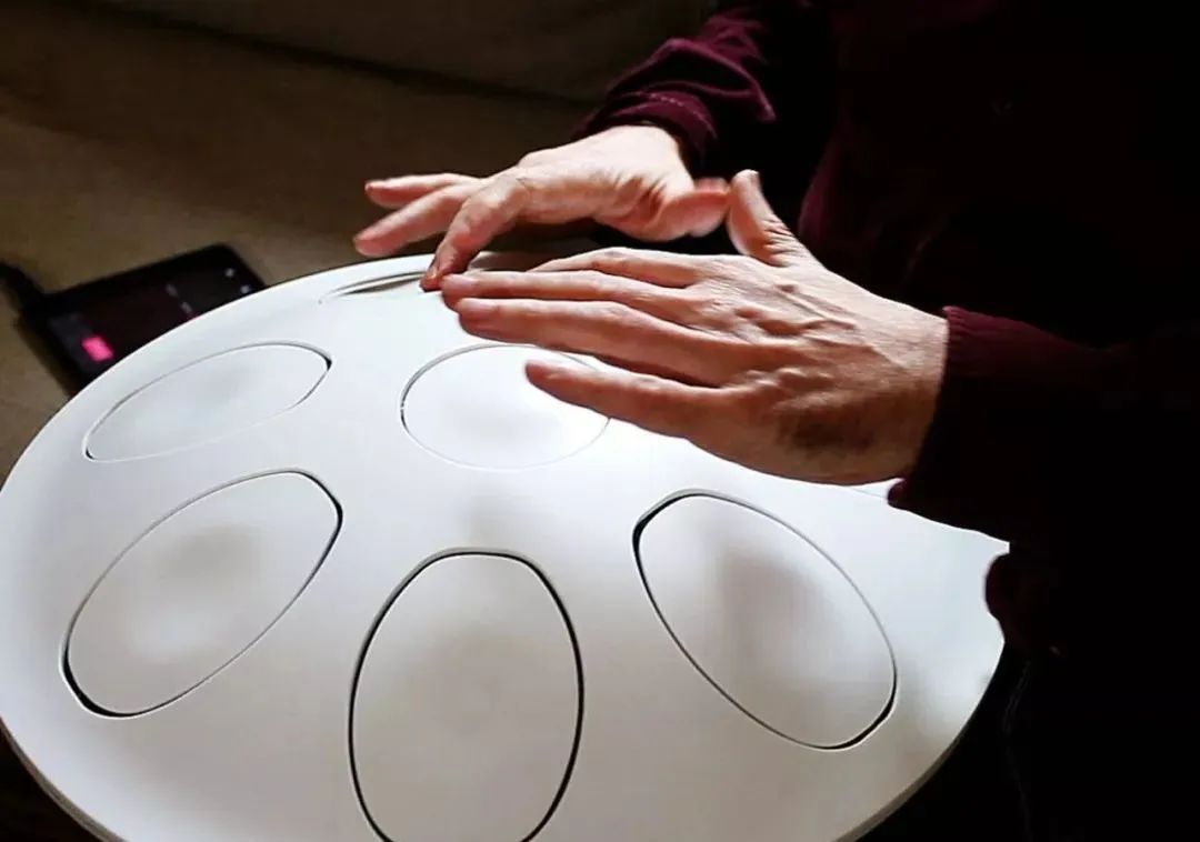 会展活动策划又一全新舞美亮点：神一样存在的全息碟神