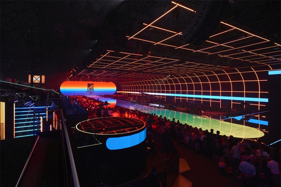 音乐颁奖典礼上千变万化的瓷砖艺术为城市的名字增添了更多色彩