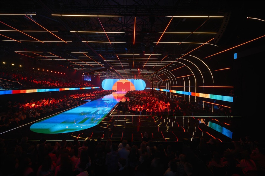 音乐颁奖典礼上千变万化的瓷砖艺术为城市的名字增添了更多色彩