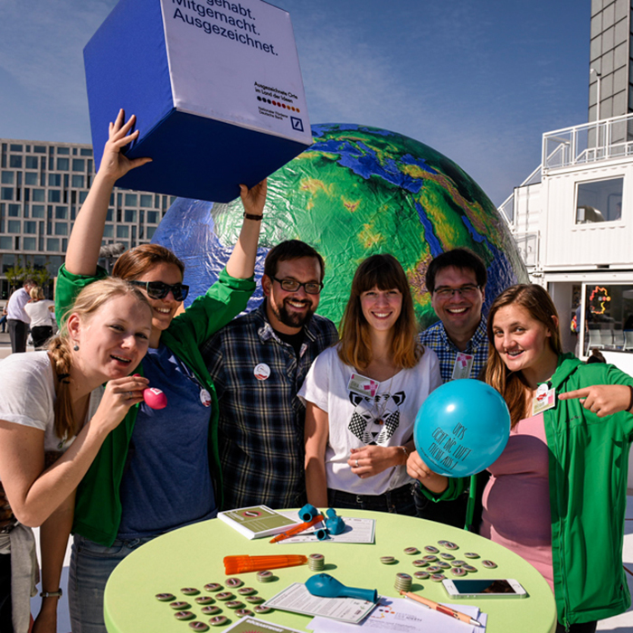 公益性创意活动的策划新意越来越多,这一里程碑注定得火