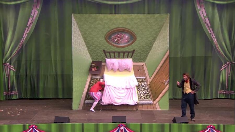 周年庆典活动中的舞美设计竟是一个“床”,这般沉浸式打卡背景吸引力杠杠