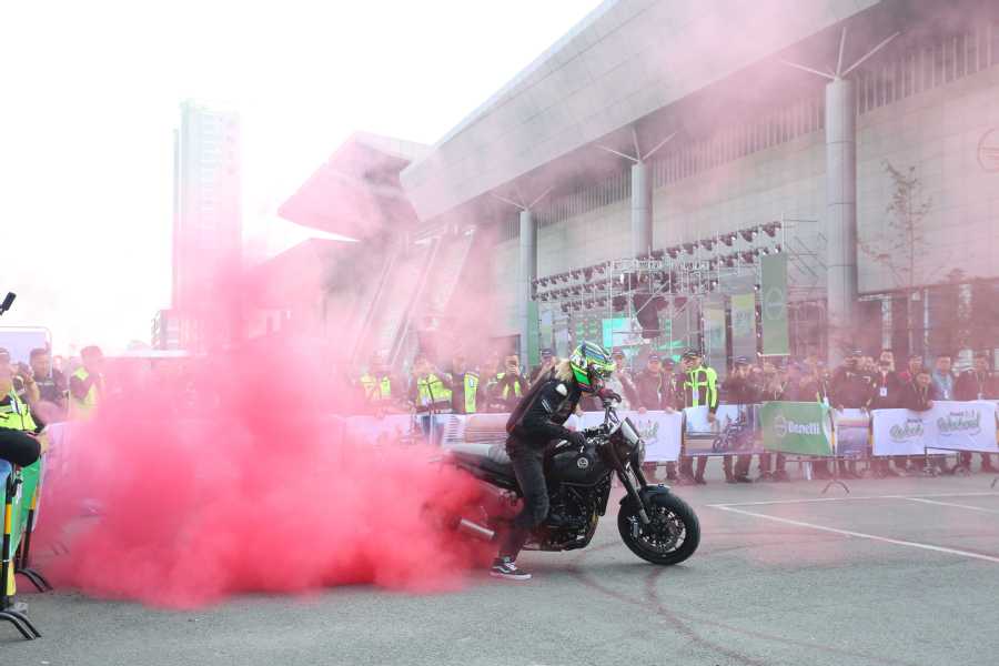 巡演收官活动以白天的激情文化和晚上的炫技表演实力结尾