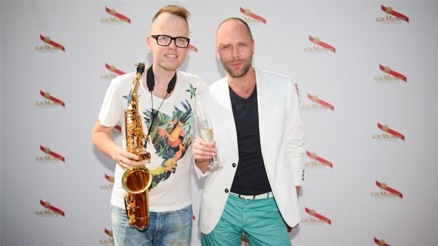 香槟酒的推广活动策划噱头不是产品，竟是50米高空的举办场地