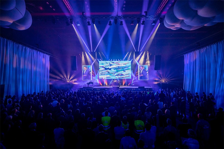 百年周年庆典活动策划，荷航在机库里的体验活动水准真高