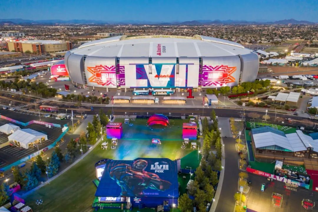 第57届“超级碗”中场秀活动策划的空中舞台给予了观众极致的视觉享受