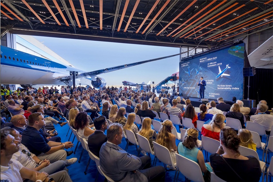 庆典活动策划的倒计时活动妥妥地活跃了沉重单调的机库