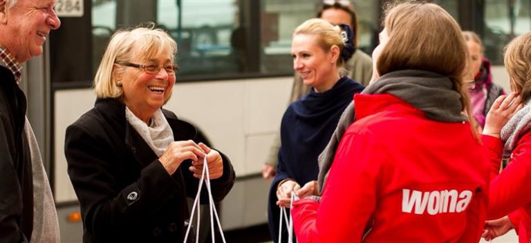 妇女节推广活动策划的主角是一个“超大”购物袋，好玩！