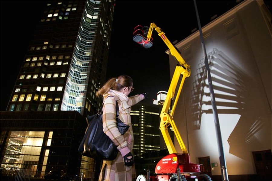 机械设备租赁公司的推广活动策划采用了视频映射,好玩好玩