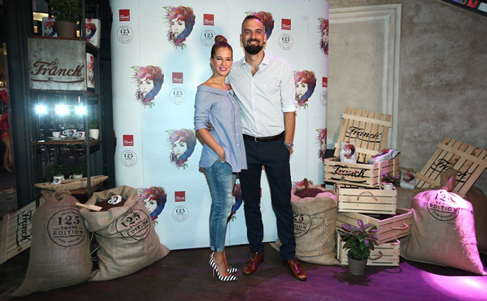 以体验活动开场，策划的却是一个迷人的异国故事