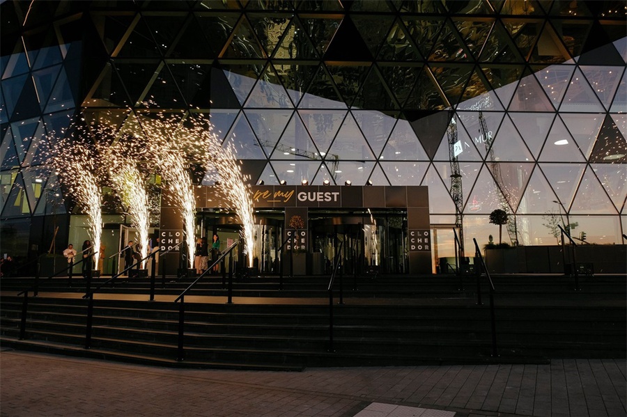 购物中心的开业庆典活动策划的LED立方体真的实现了多维度“服务”