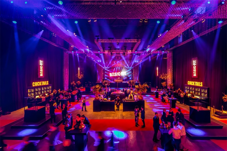 健身品牌分店开业庆典活动把码头仓库策划成夜总会，太潮酷了