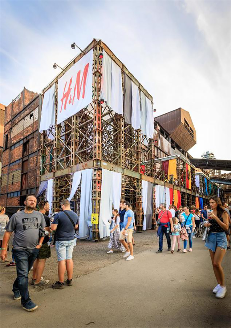 音乐节活动策划的品牌节日专区里，生命所需的4种自然元素区域深受关注