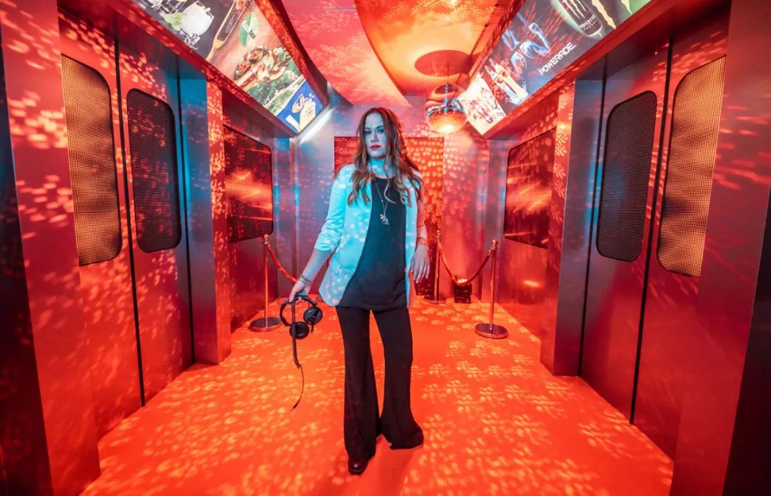 CocaCola年度活动策划的现场，把一个城市的生活方式表现得淋漓尽致