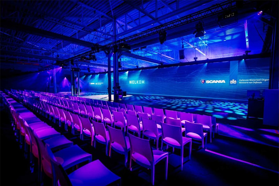 军用卡车展览活动策划的启动仪式充满了隆重和神圣,肃然起敬