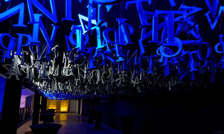 火速围观！晚会庆典活动策划现场，连夜王都被招来当调酒师了