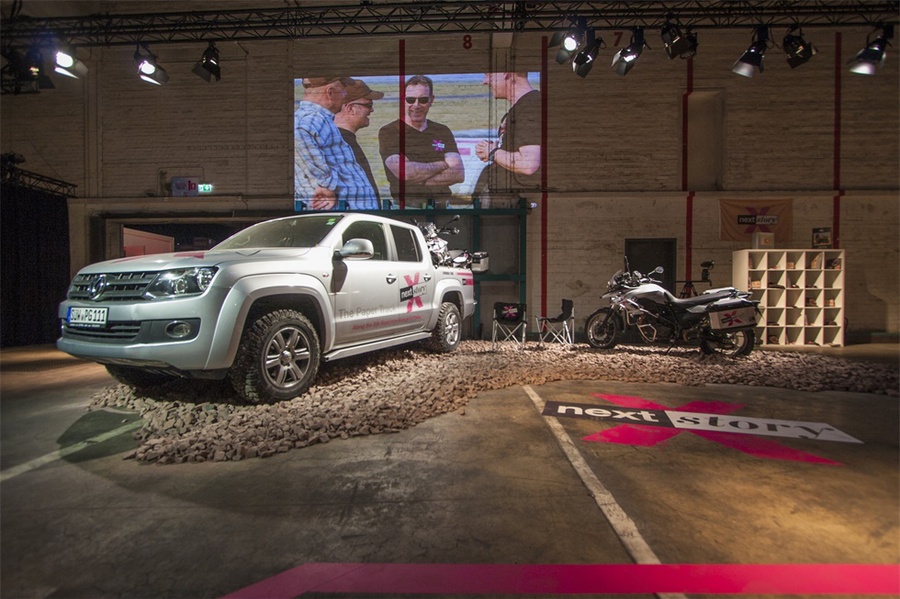 感官体验极强的25周年庆典活动直接把旧的厂房改成了活动现场