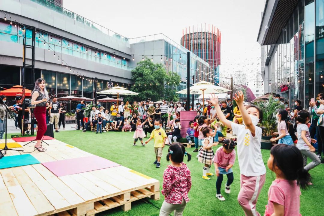 夏日彩虹嗨市活动超酷炫，解锁N多重返童年游戏