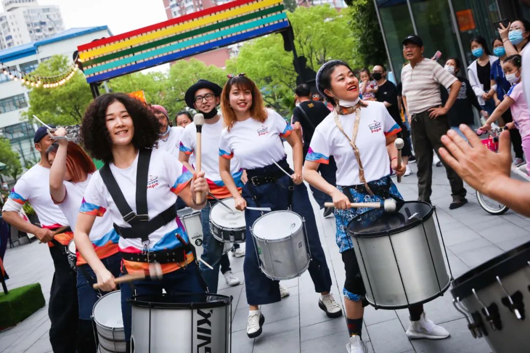 夏日彩虹嗨市活动超酷炫，解锁N多重返童年游戏