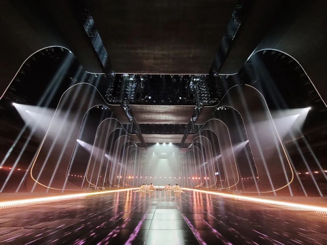 6.18的这场超级晚会活动策划的舞美太燃了,实力宠粉就是燃!