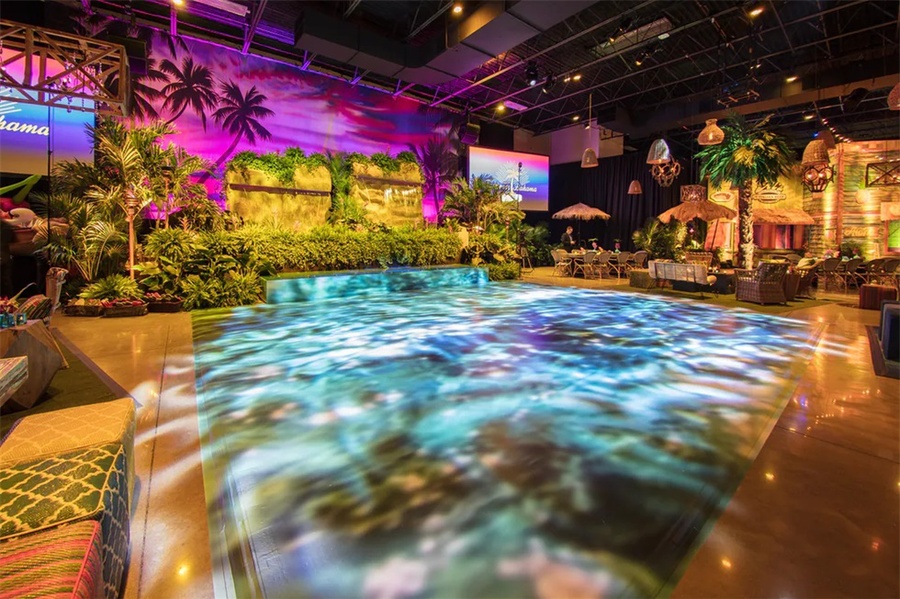 海岛风的活动现场策划的内容，仿佛到了热带的海岛绿洲