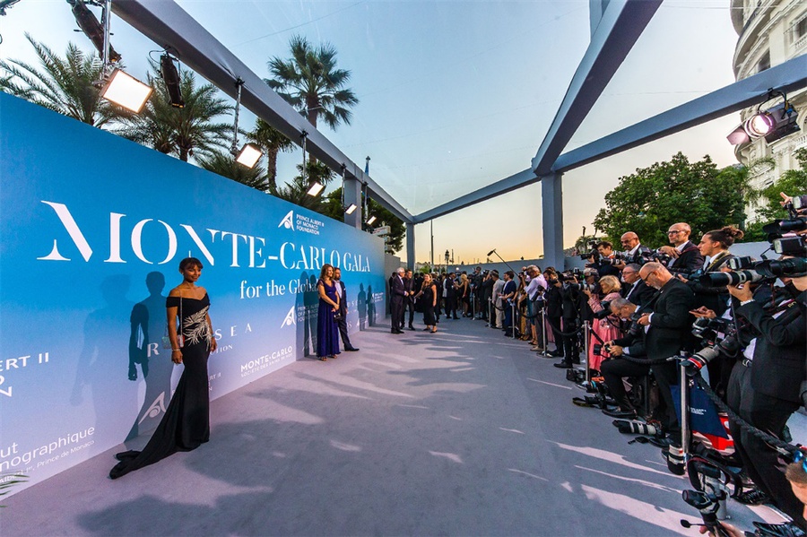 这场海底风格的慈善晚宴活动策划的老式船舱通道太有意思了