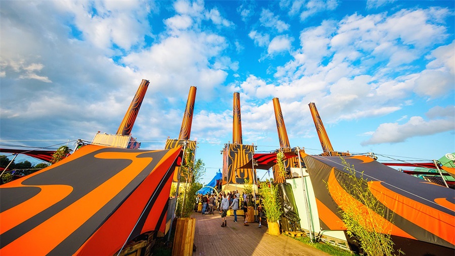 低地音乐节活动策划的集装箱品牌体验中心才是音乐节的灵魂