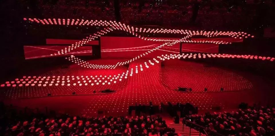 BMW未来百年周年纪念活动策划的舞美创下了三项吉尼斯记录