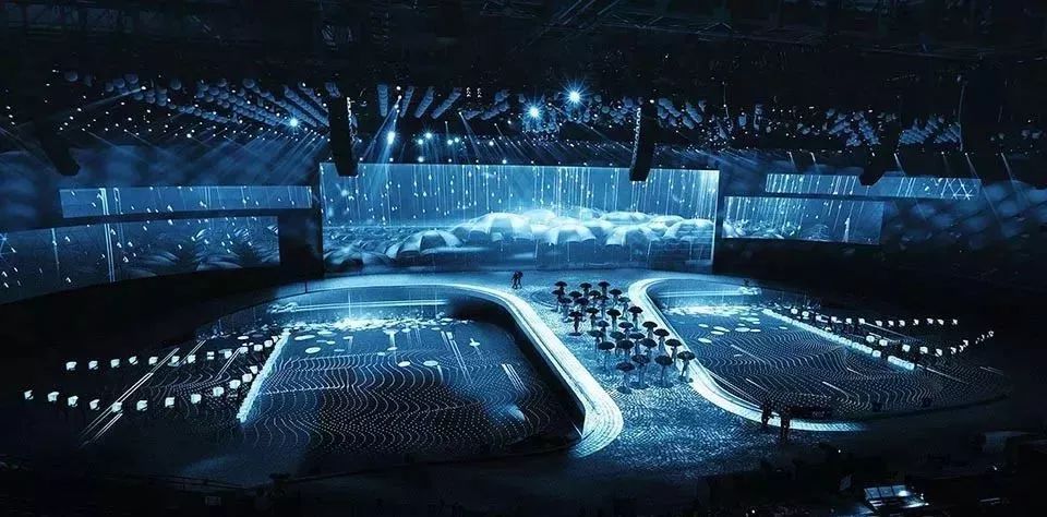 BMW未来百年周年纪念活动策划的舞美创下了三项吉尼斯记录