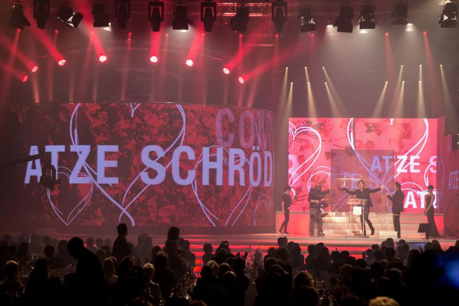 德国彩虹广播奖活动策划的舞美照明带来了震撼的视觉效果