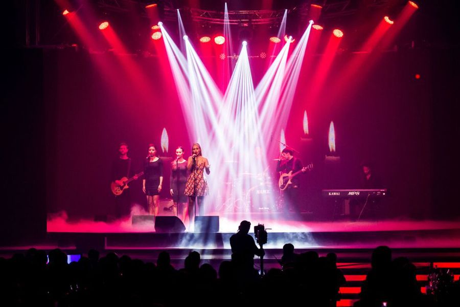 德国彩虹广播奖活动策划的舞美照明带来了震撼的视觉效果