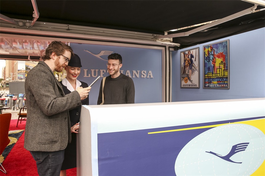 汉莎航空60周年庆典活动策划以体验式快闪搭建了黄金时代的飞行体验