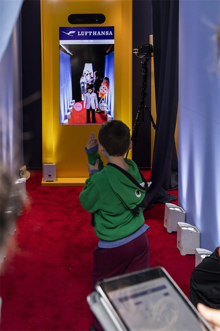 汉莎航空60周年庆典活动策划以体验式快闪搭建了黄金时代的飞行体验