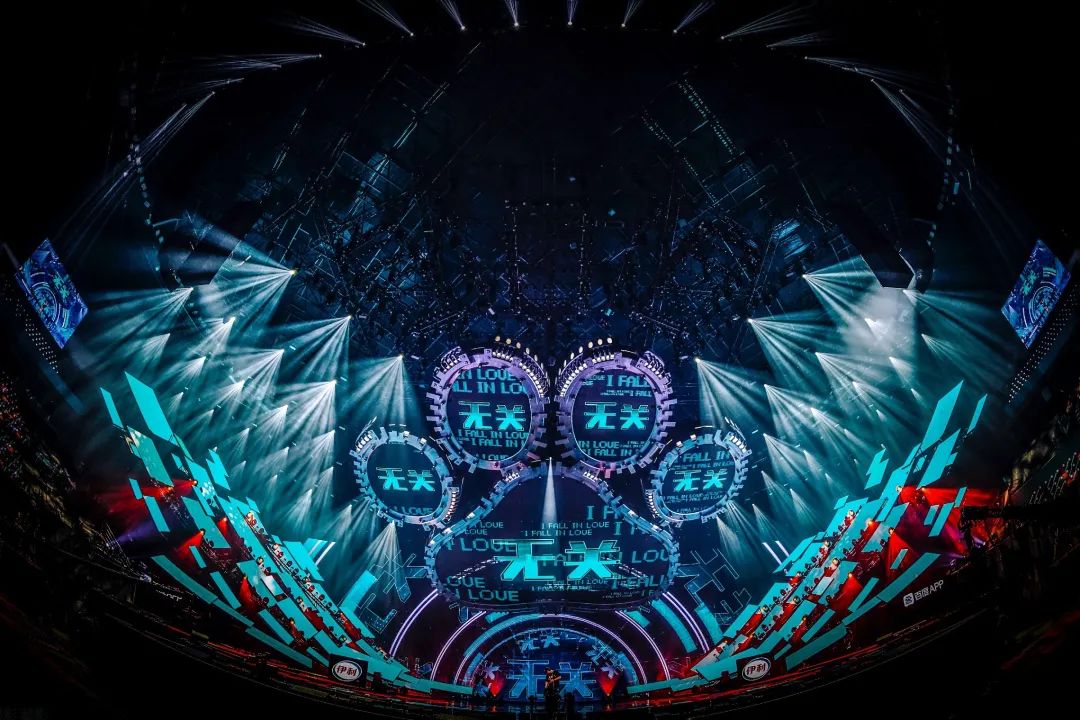 百度好奇夜活动策划有了舞美设计加持，好奇体验感更足了