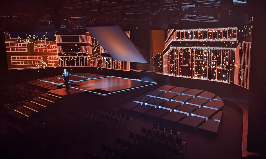 电信运营商的这场年度活动策划了现实与虚拟的多章节节目，够酷