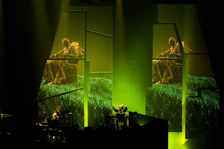 Oneohtrix Point Never音乐会活动策划的舞美太带劲，辨识度强