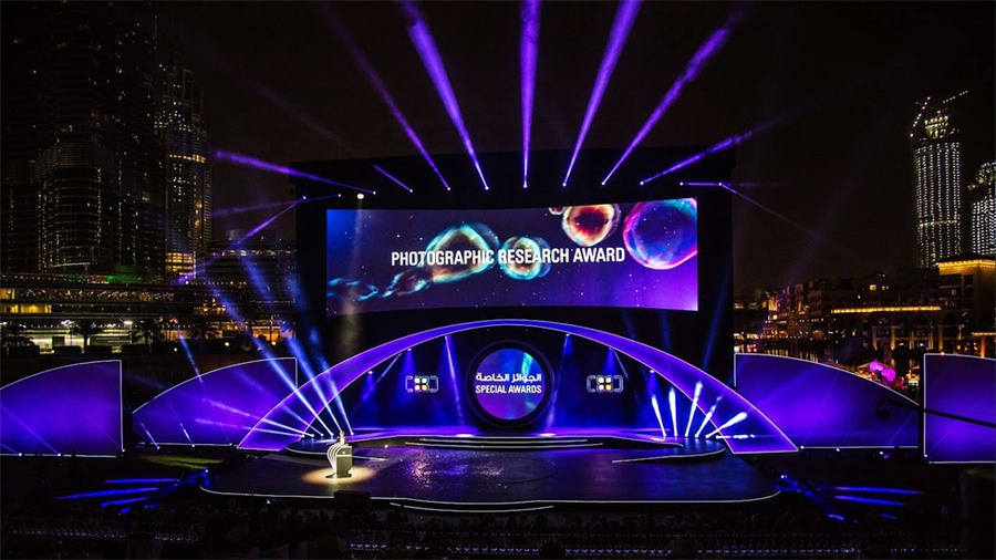 国际摄影赛事颁奖典礼活动策划的舞美堪称气势磅礴