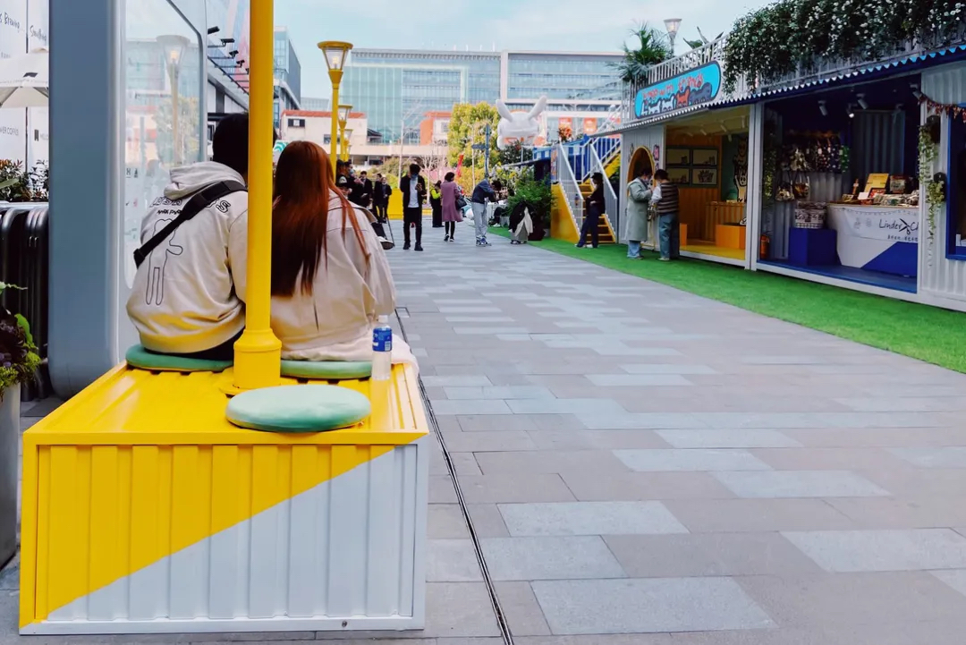 集装箱式的超级市集活动策划始于樱花烂漫开春际