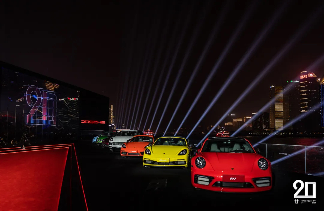 保时捷在中国大陆的20周年庆典活动策划又刷一波黄浦江新时尚