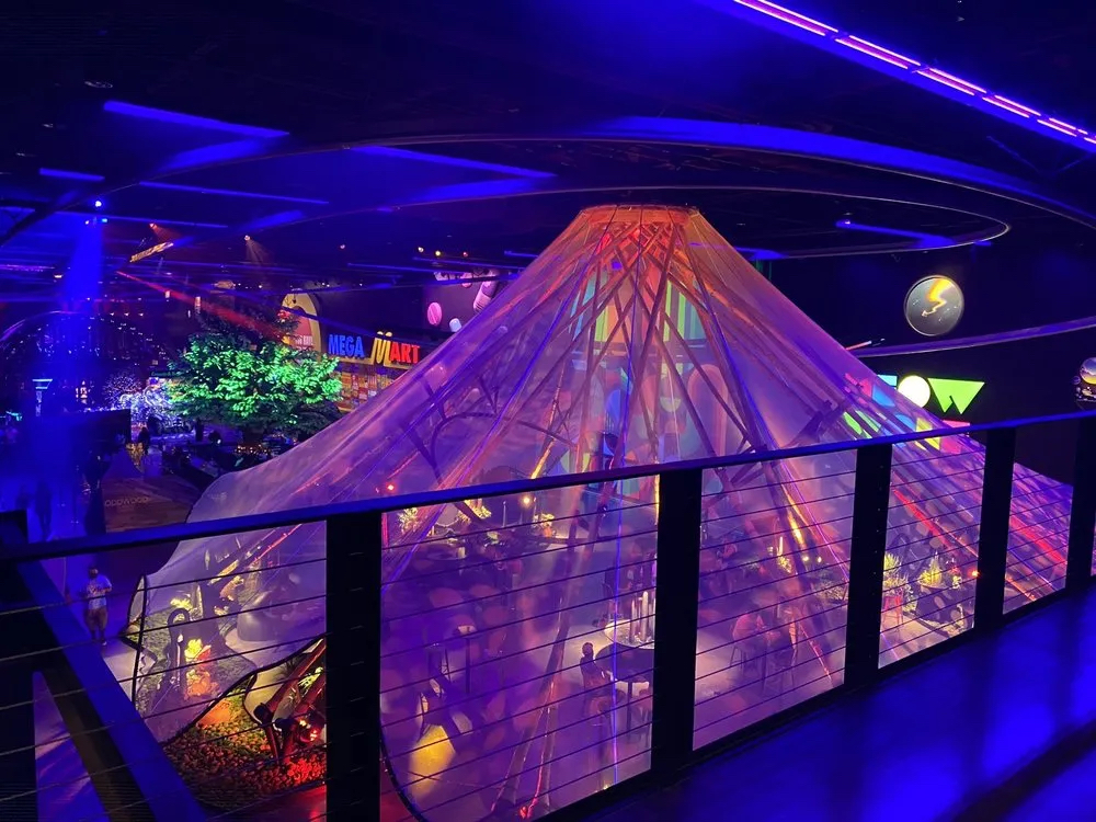 创意新媒体技术怎么打造「艺术+商业」沉浸式市集活动策划，来了就知