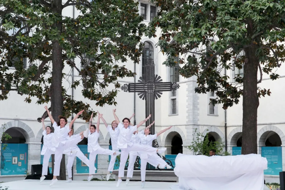 里昂主宫洲际酒店开业庆典活动策划了一场弦乐四重奏演出