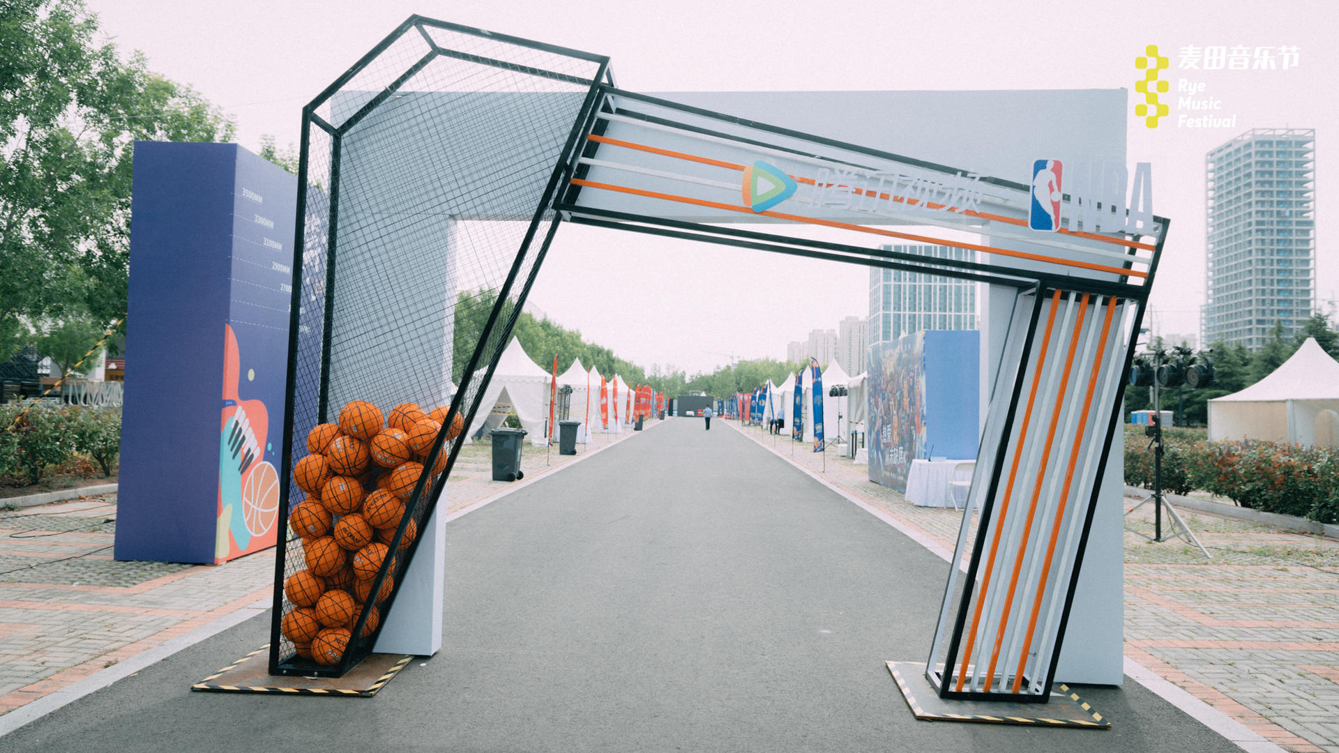 2021青岛麦田音乐节活动策划盛况空前，五万乐迷疯狂打CALL