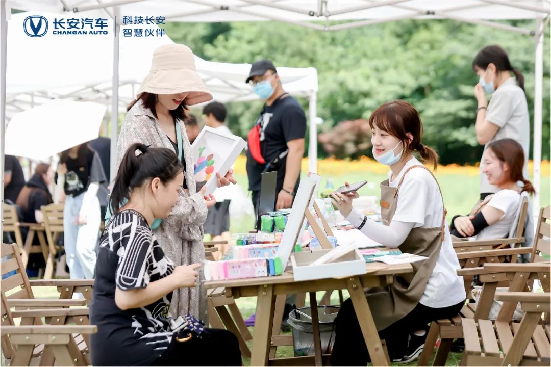 UNI周年庆典活动策划实力宠粉，共创星光舞台，享受专属高光时刻