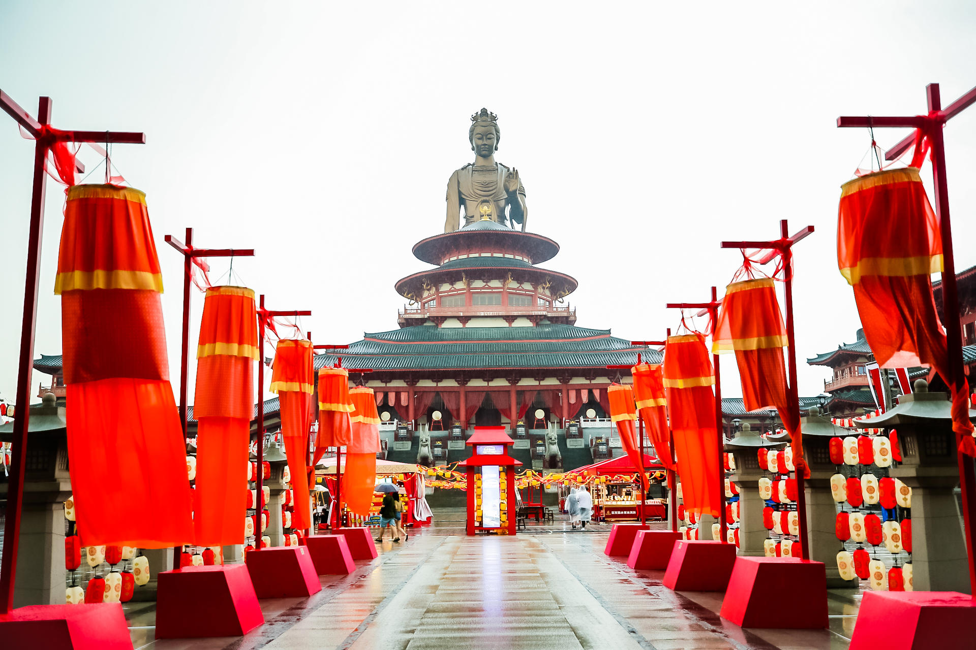 「盛唐奇幻夜」暑期活动策划再现大唐市集风貌，张灯结彩歌舞升平