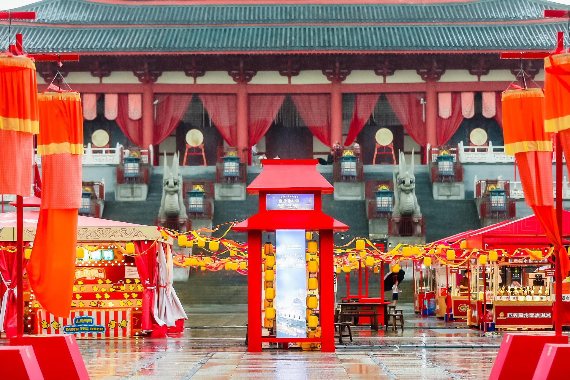 「盛唐奇幻夜」暑期活动策划再现大唐市集风貌，张灯结彩歌舞升平