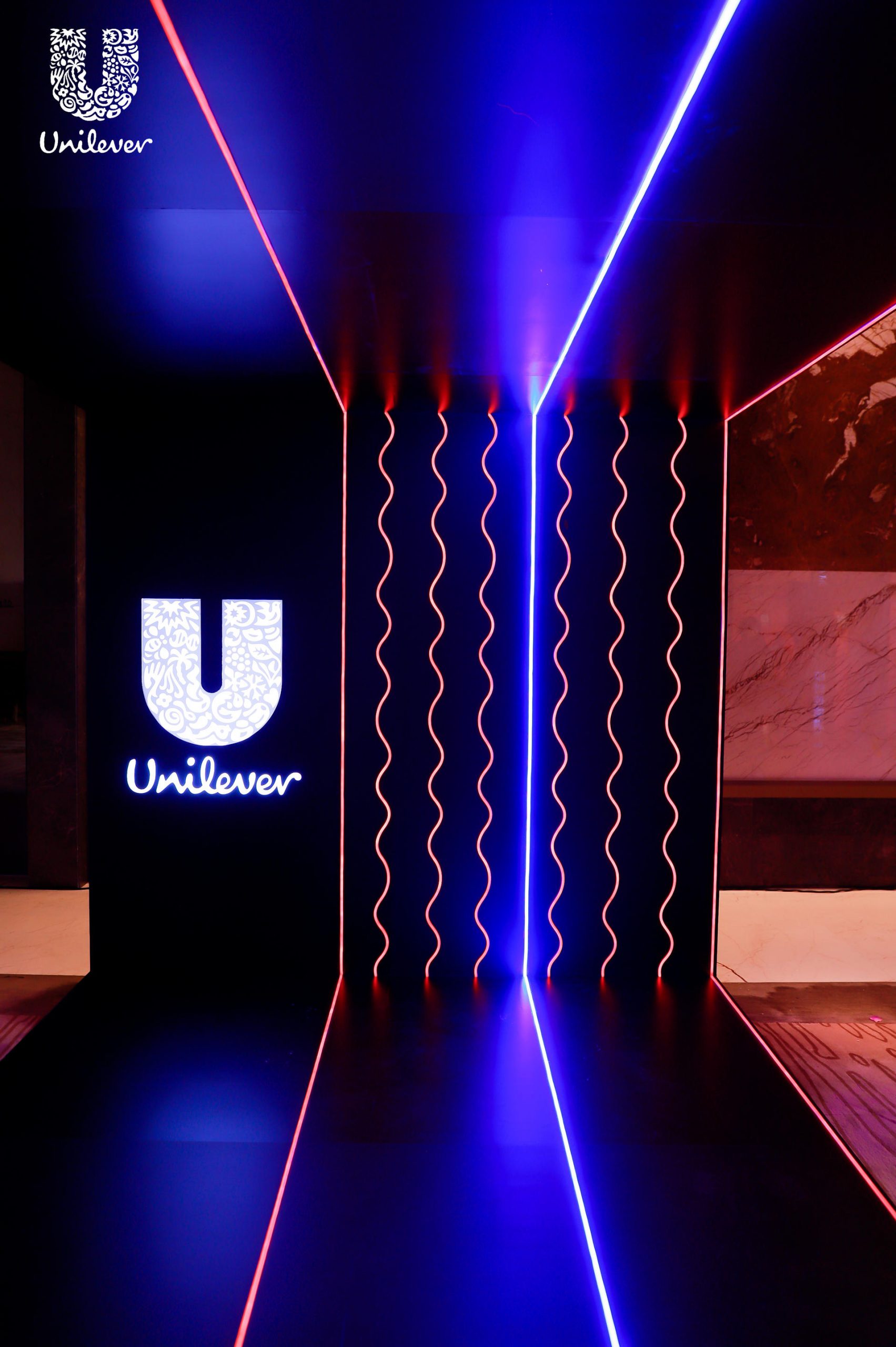 「不燃怎YOUNG」联合利华东区CEM年会活动策划现场多元化风格来回转换