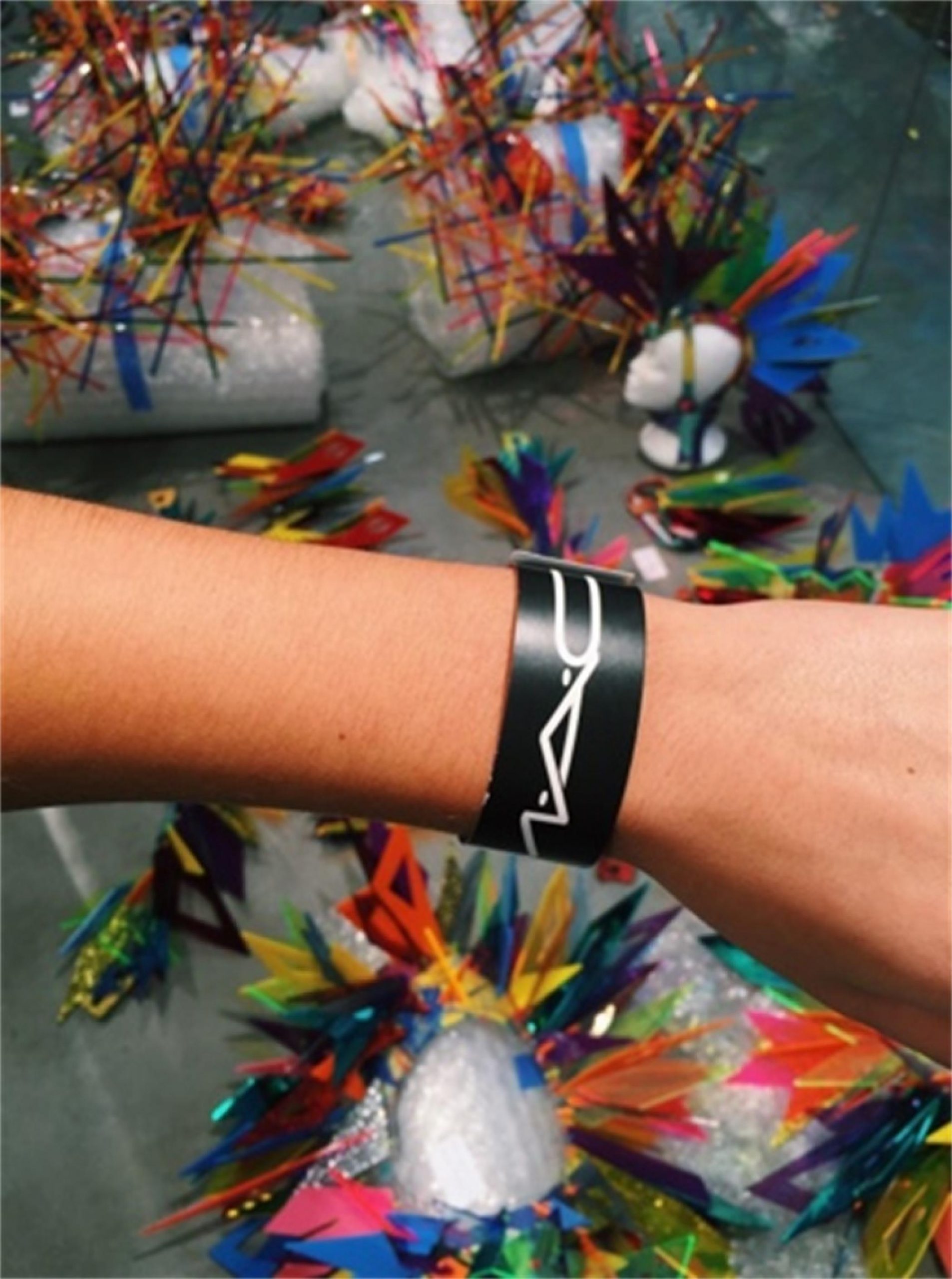 MAC新店开业典礼活动策划了一场混沌与创造力的色彩狂欢AVAF